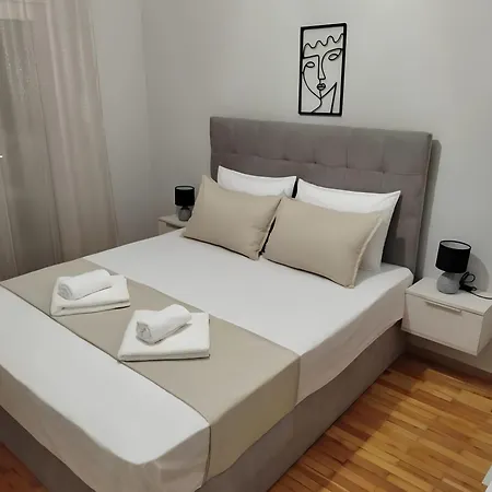 εlite αpartment 트리칼라